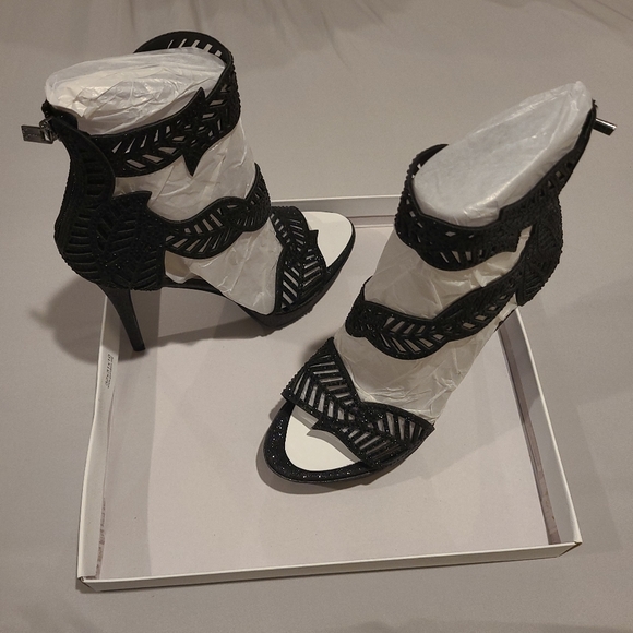 Heeled Sandal - Picture 10 of 11